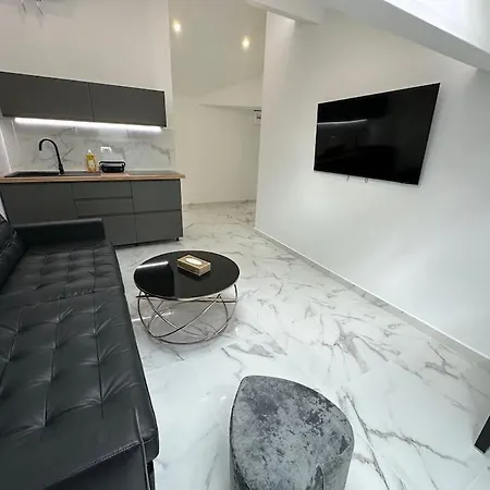 Cozy In Center 公寓 *